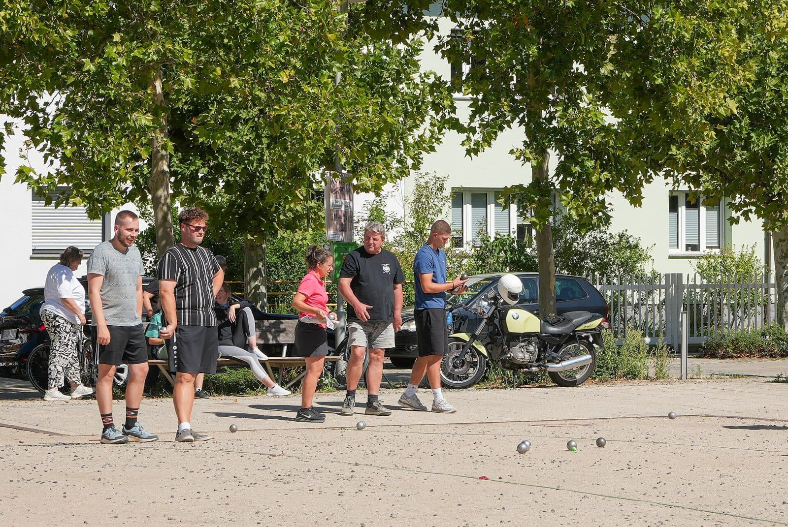 Spelers tijdens een potje jeu de boules