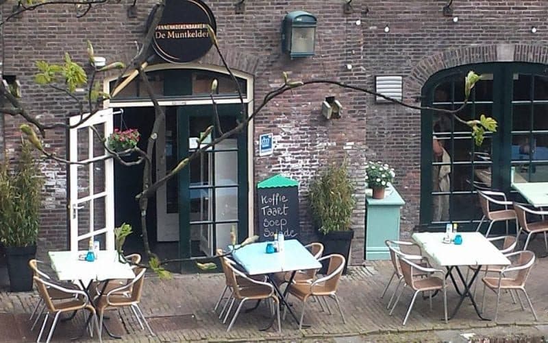 Terras van een café in Utrecht